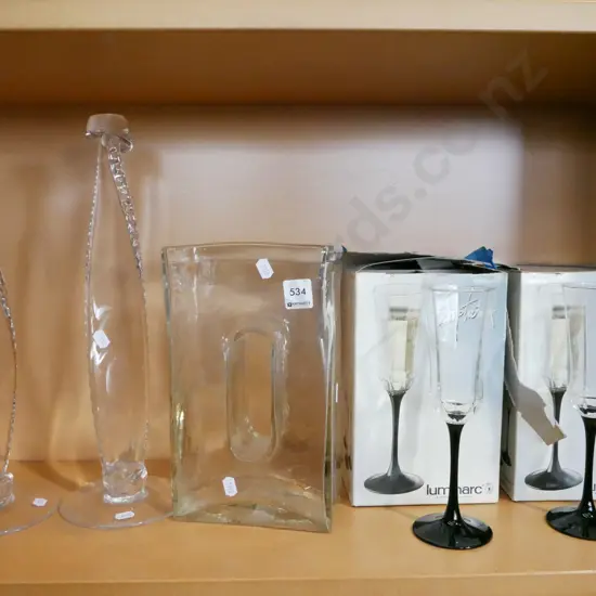 glass vase, 1980s champagne flutes, pair of candlesticks H-380