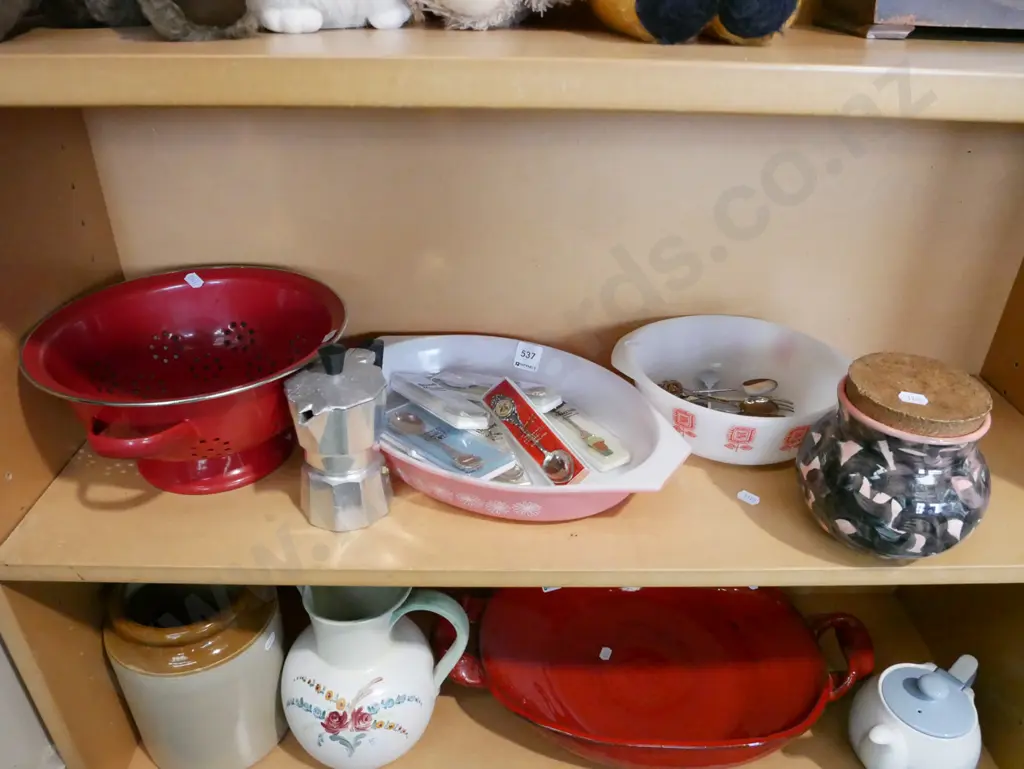 retro pyrex baking dishes, colander, lidded canister etc Image 1++