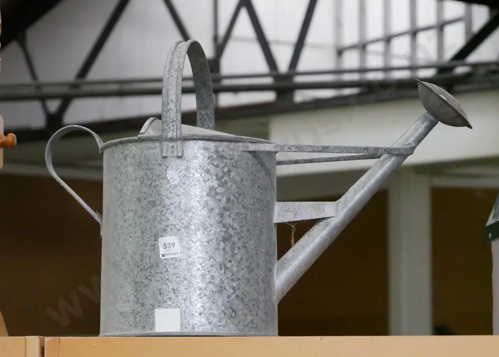 galvanised watering can Image 1++