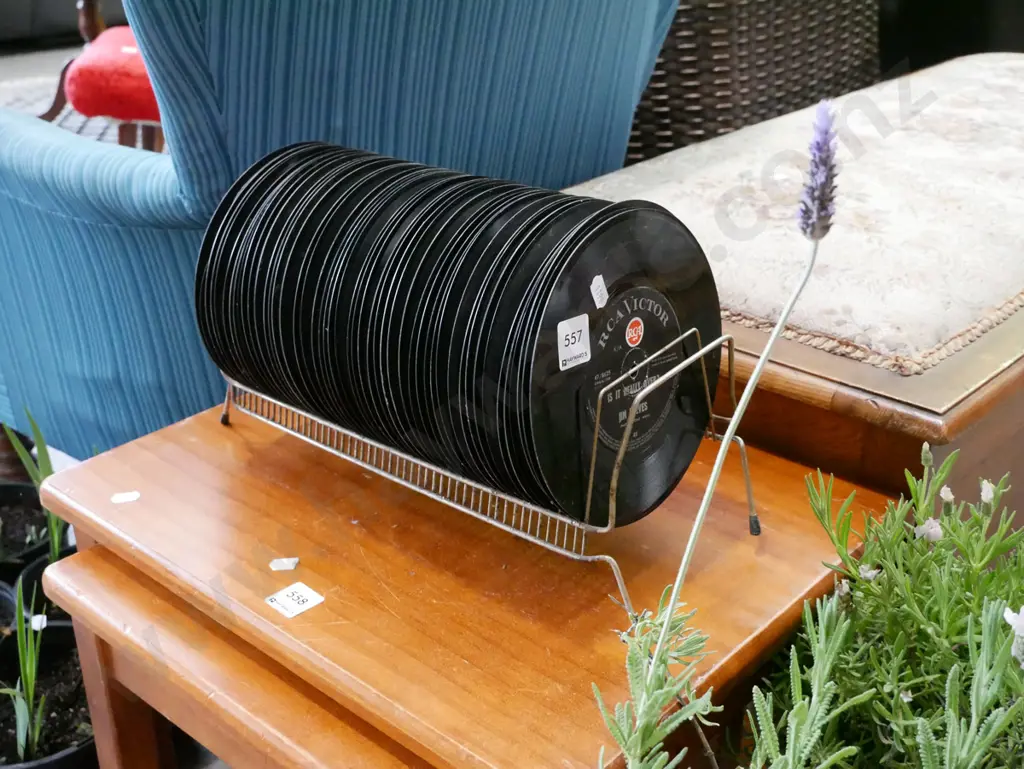 45s in stand Image 1++