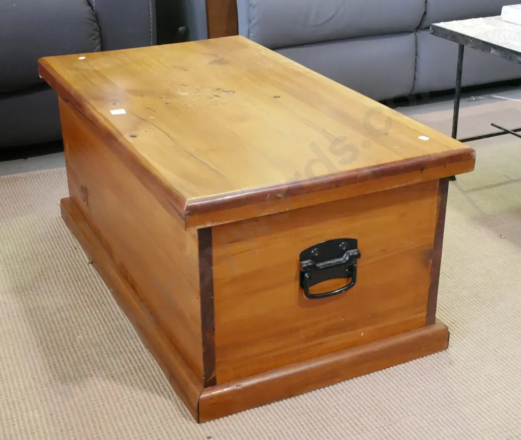 recycled rimu blanket box H-400 W-900 D-500 Image 1++