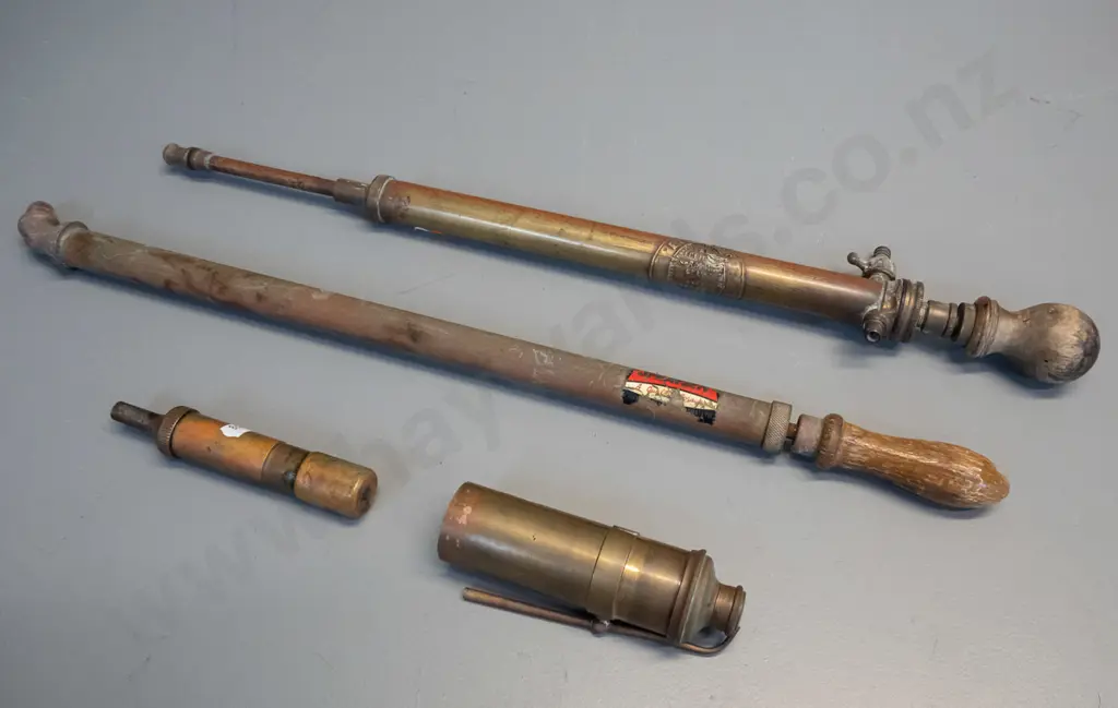 4 vintage brass items - Eclipse and Spraygen garden sprayers, spring-loaded Tecalimit grease gun, and a small item with Image 1++