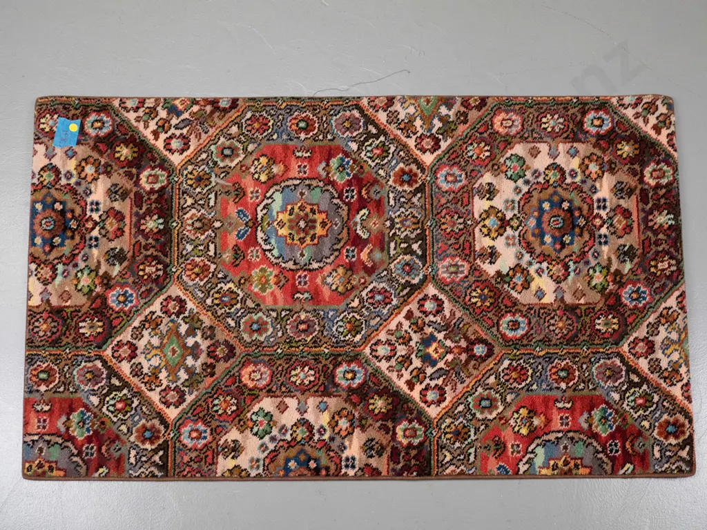 small piece of Feltex NZ wool carpet with bound edges L-1160 W-695 Image 1++