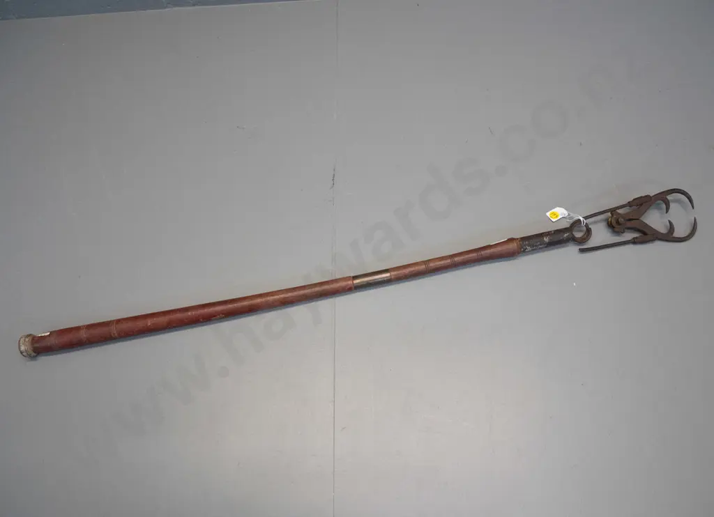 vintage fishing gaff with hinged prong-shaped end, possibly missing parts L-950 Image 1++