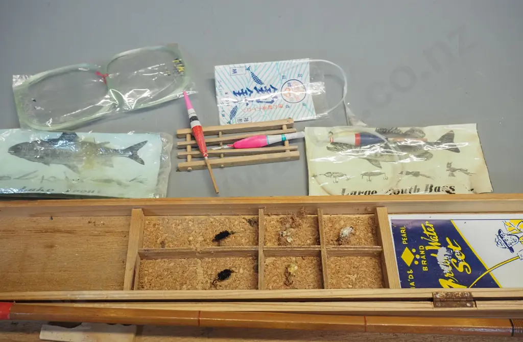 retro Japanese timber-cased fresh water fishing set including split-cane 3-piece rod and floats, flies, line etc. Has 4 Image 1++