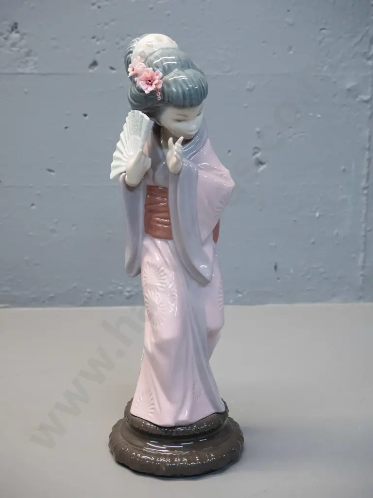 Lladro Daisa figurine - Geisha holding fan, marked 1978, H-300 Image 1++