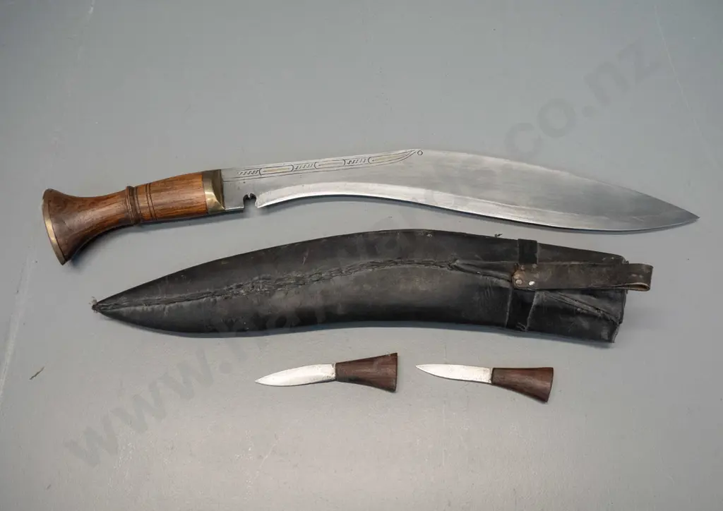 Nepalese kukri-style curved blade dagger with rosewood handle, brass hilt, engraving to blade, leather Image 1++