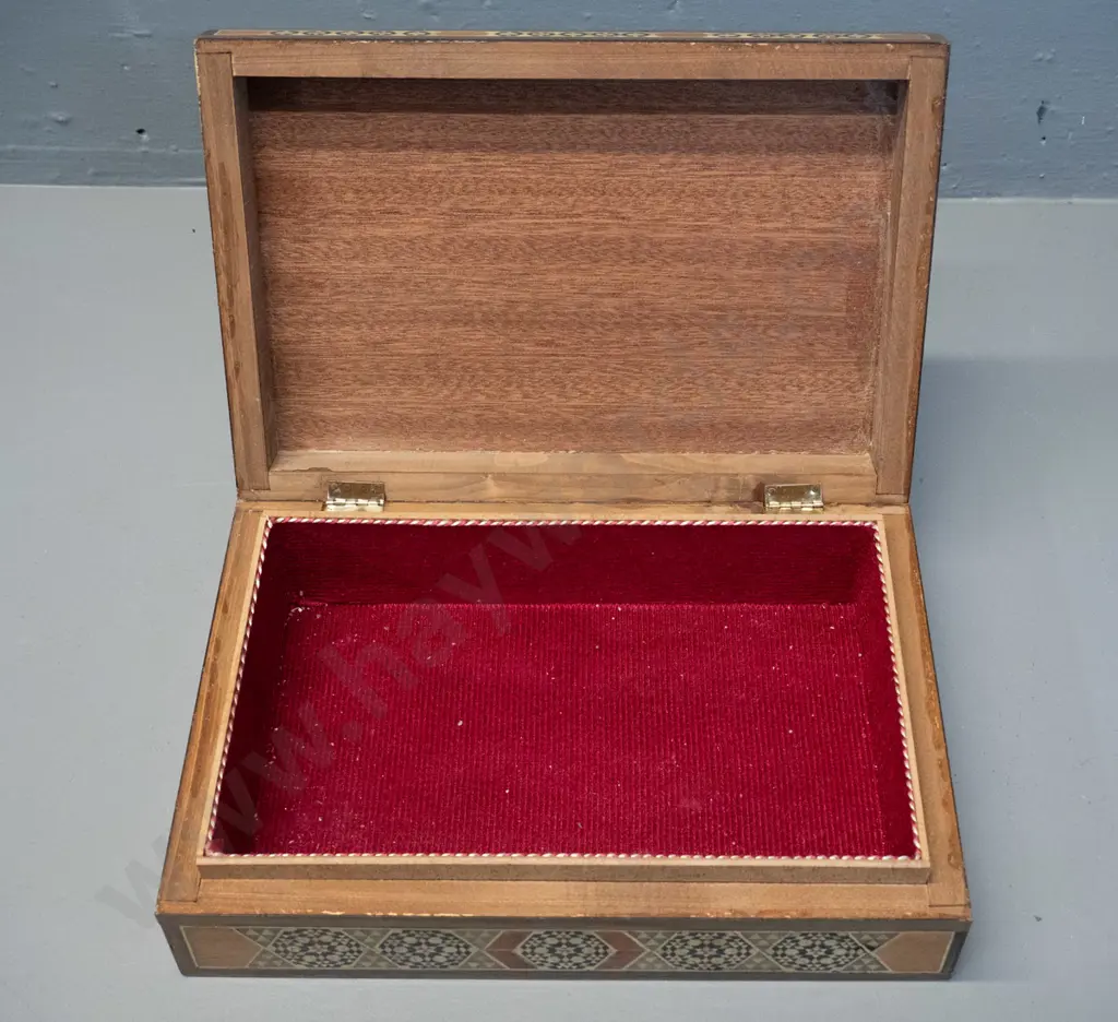timber (sandalwood?) box with intricate inlay decoration H-70 W-260 D-180 Image 1++