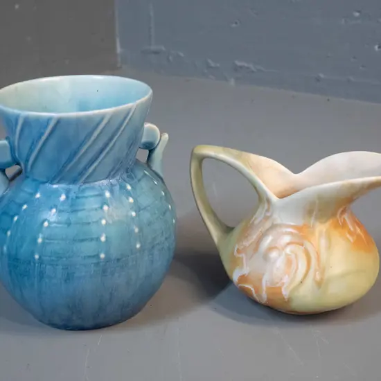 2 vintage Beswick items - jug and blue vase H-160