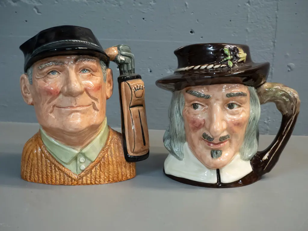2 Royal Doulton character jugs - Izaac Walton Compleat Angler H-190 and Golfer (small chip to base) Image 1++