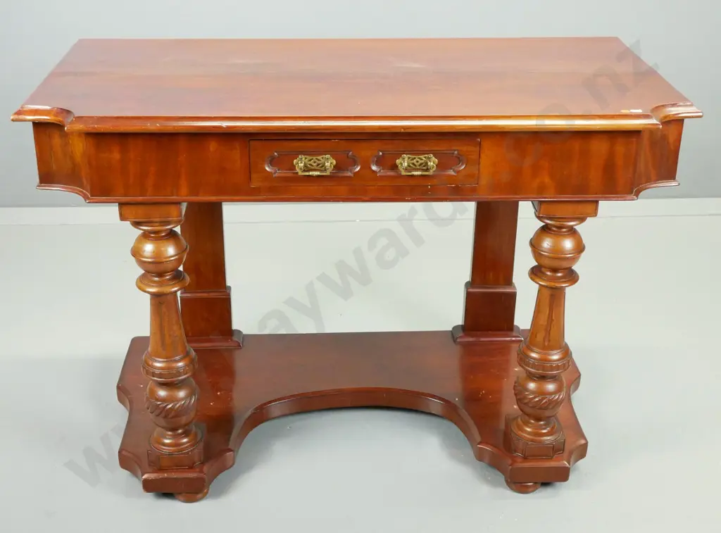 Edwardian mahogany occasional or hall table, single drawer with 2 brass handles, platform base, 2 turned front columns - Image 1++