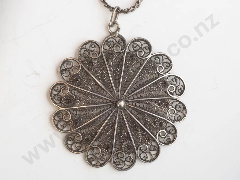 filagree necklace Image 1++