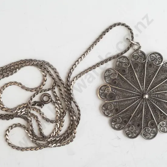 filagree necklace