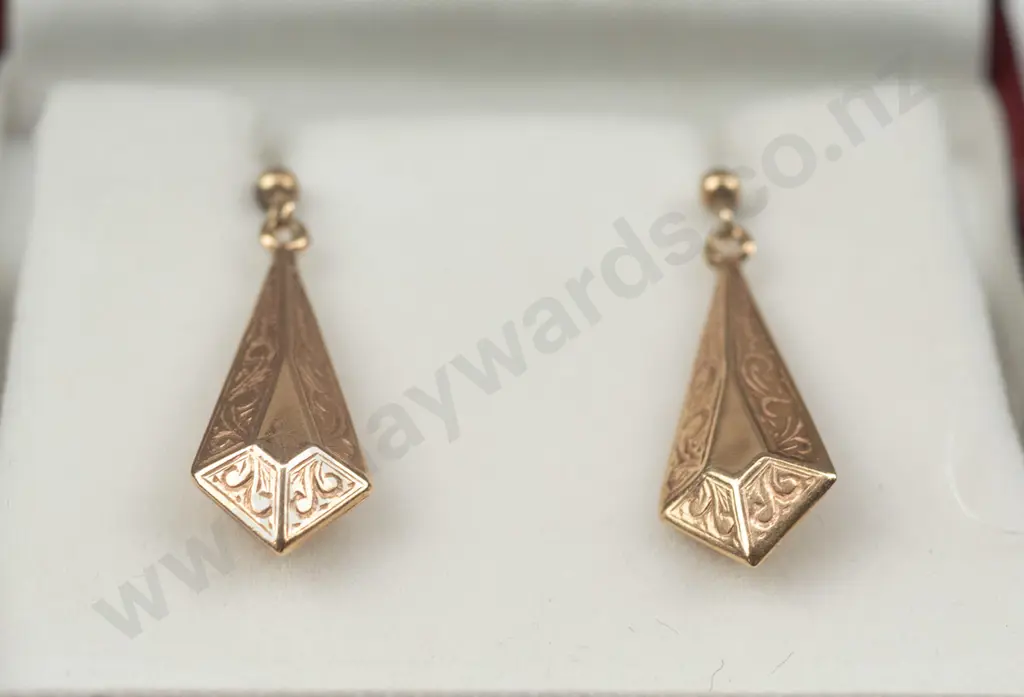 pair of 9ct gold earrings [1 butterfly missing] Image 1++