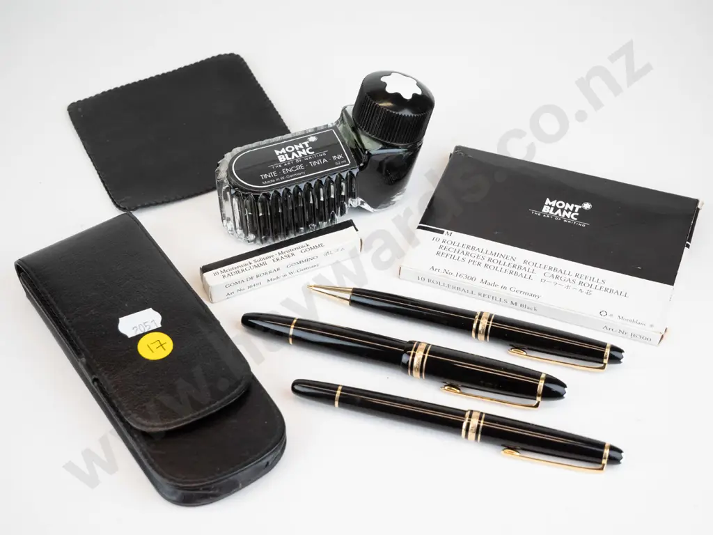 boxed Mont Blanc pen set Image 1++