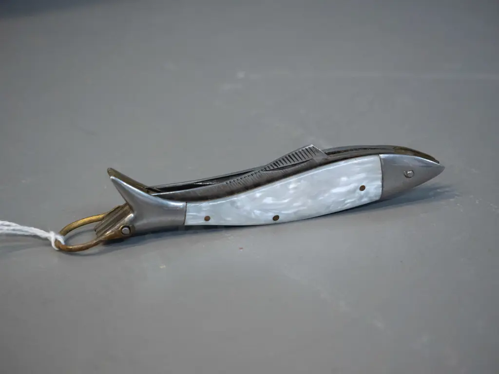 fish-shaped pocket knife with compact Fish-O-Mat spring scale / measuring tape both in fitted leather case with trout Image 1++