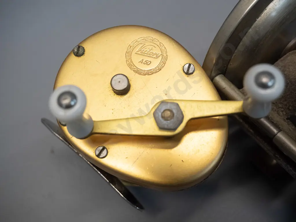 2 fishing fly reels Pflueger Oceanic USA (crack to one side panel) L-110 and Victory 850 Malmo Sweden Image 1++