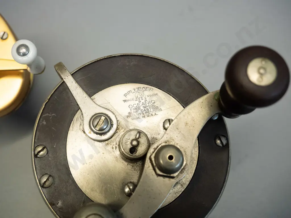 2 fishing fly reels Pflueger Oceanic USA (crack to one side panel) L-110 and Victory 850 Malmo Sweden Image 1++