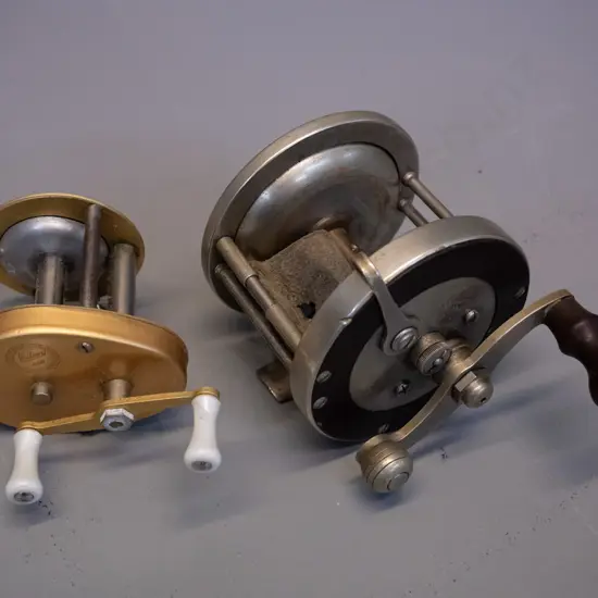 2 fishing fly reels Pflueger Oceanic USA (crack to one side panel) L-110 and Victory 850 Malmo Sweden