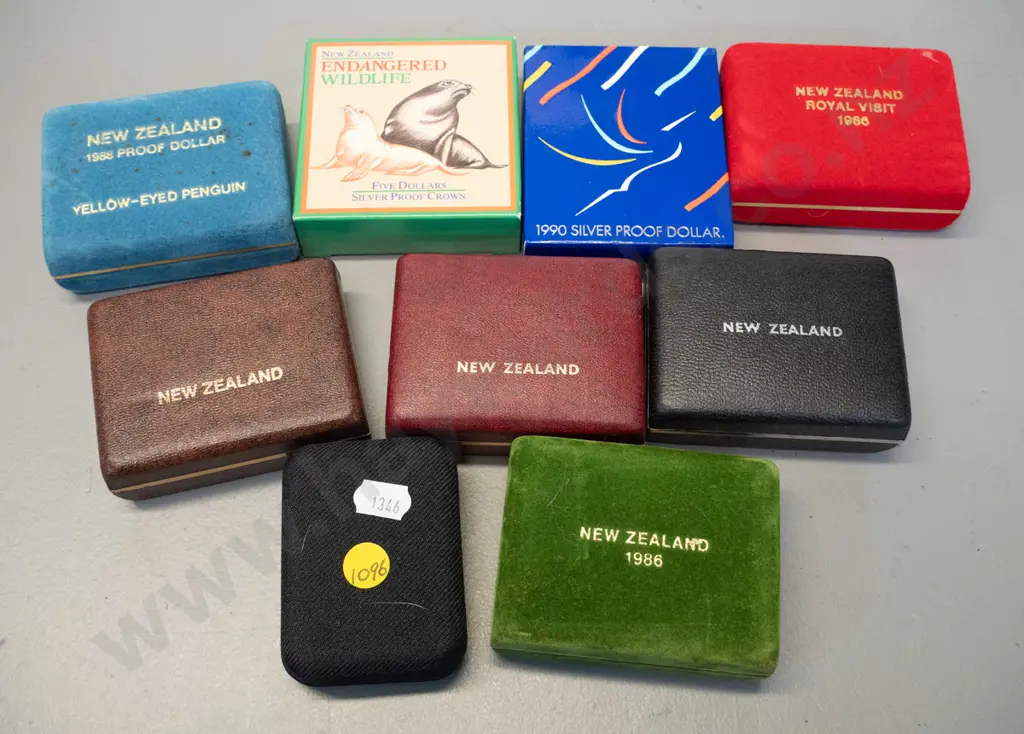 8 cased dollar coins (endangered wlidlife, Royal visit) and $10 coin (1995 mining) Image 1++
