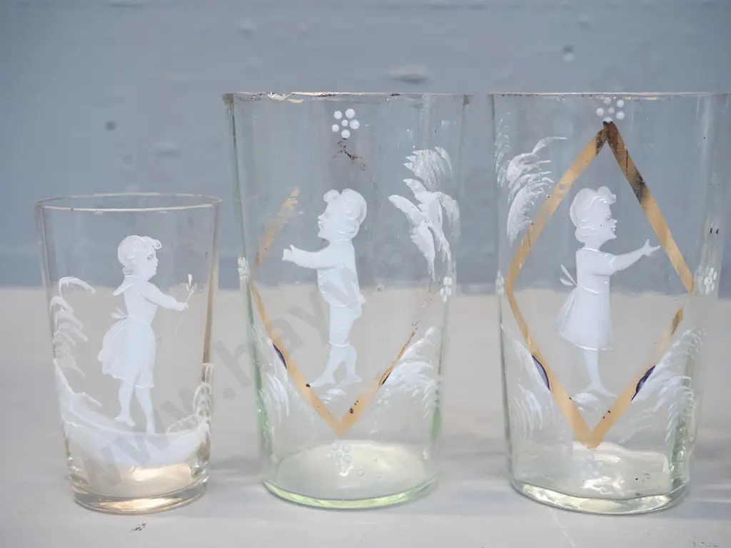 6 pieces of Mary Gregory style decorated clear glass - 2 jugs, larger is H-160, and 4 tumblers - all except large jug Image 1++