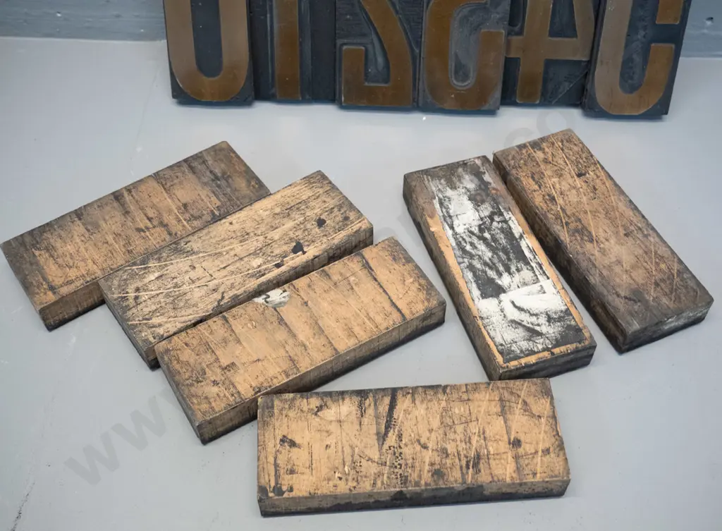 12 reproduction (or refinished vintage?) printing blocks - numbers, 0 thru 9 and spare 3 and 0. Each H-150 W-60 Image 1++