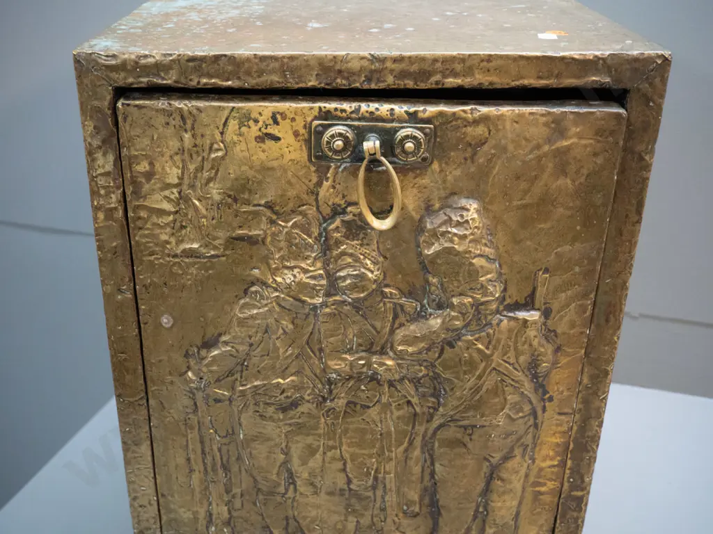 beaten relief soldier pattern brass over timber coal bin with tin liner H-530 W-330 D-310 Image 1++