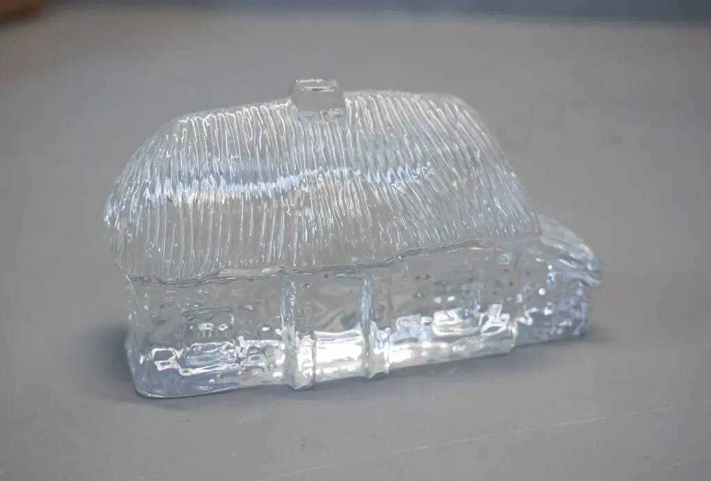 small Waterford crystal cottage H60 L-100 Image 1++