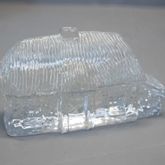 small Waterford crystal cottage H60 L-100