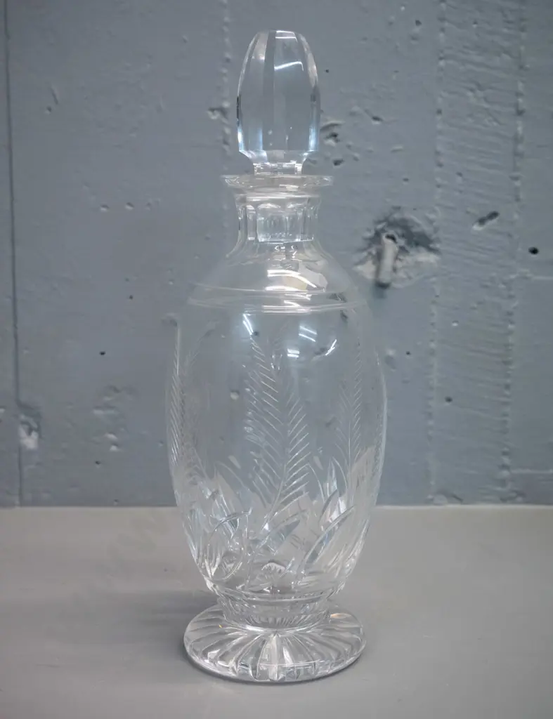 Stuart cut crystal footed stoppered decanter H-320 Image 1++