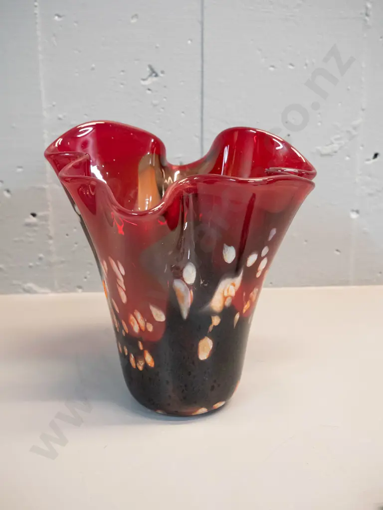 art glass handkerchief vase - red, black, cream and clear H-190 D-190 Image 1++