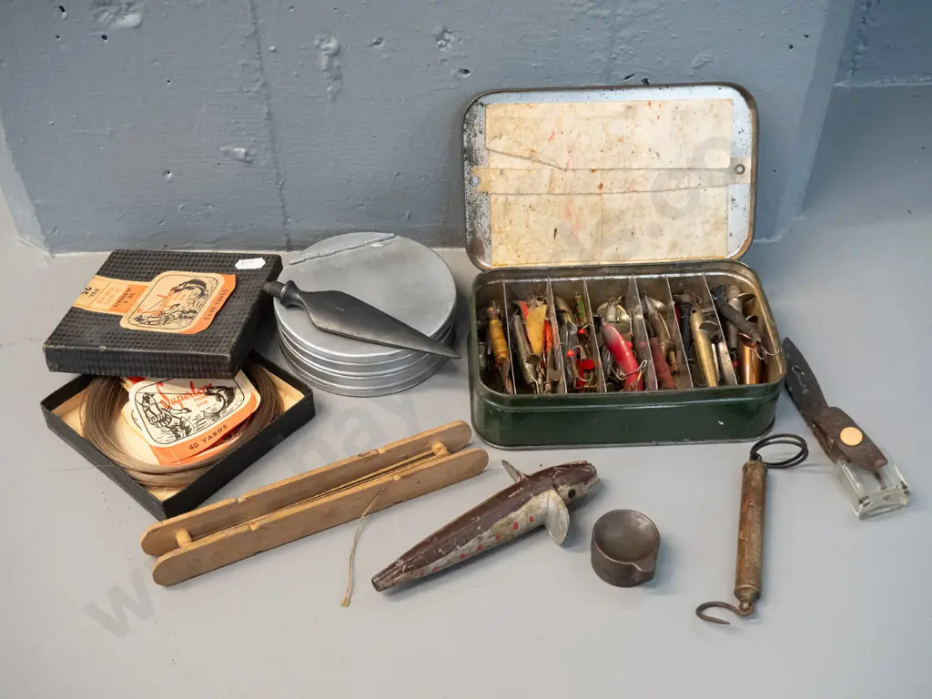 assorted fishing items - Hockley MInnow box tin, with contents, circular aluminium fly tin, box of fishing line, small Image 1++