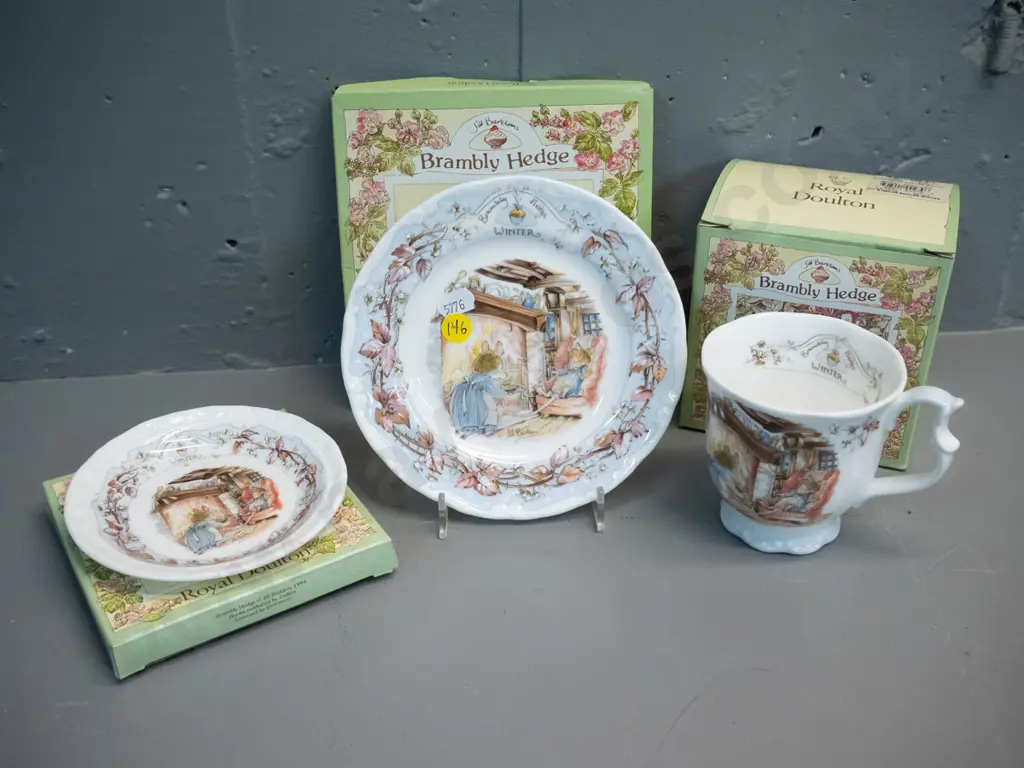 3 boxed Royal Doulton Brambly Hedge items - Winter coaster, plate D-160 and beaker / mug - some wear to boxes Image 1++
