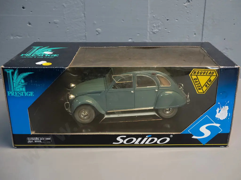 Solido 'Prestige' 1:17 scale die-cast 1966 Citroen 2CV in original box Image 1++