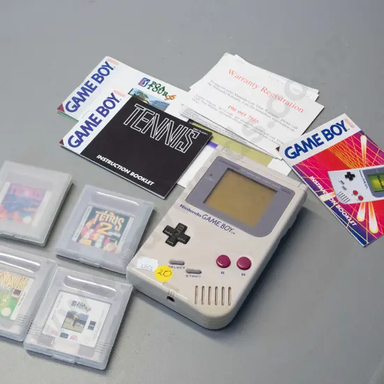 Nintendo Game Boy with 5 game cartridges, Model GMG-01, 1989 - not tested