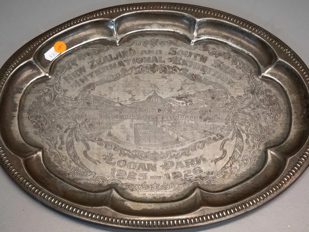 New Zealand South Seas Exhibition 1925-26 souvenir silver-plated tray L-360 W-270 Image 1++