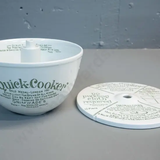 vintage Grimwades Quick Cooker covered baking dish - crack and chip to lid H-100 D-180