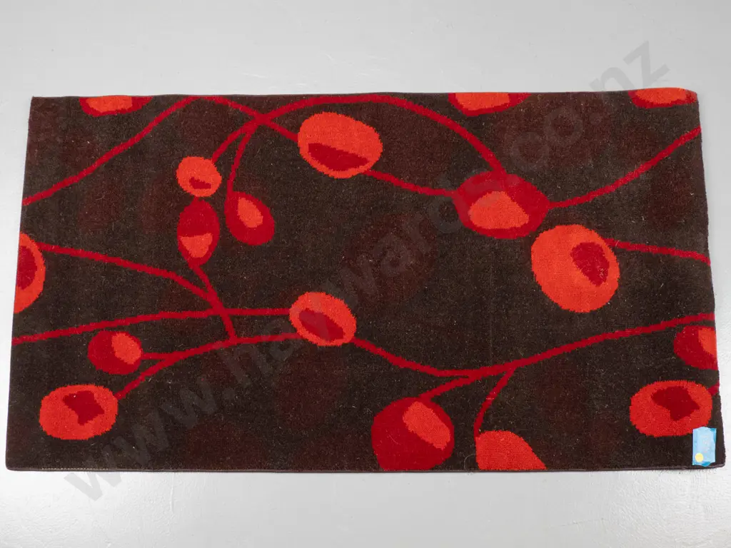 small piece of Feltex NZ wool carpet with bound edges - abstract flower or berry pattern L-1190 W-695 Image 1++