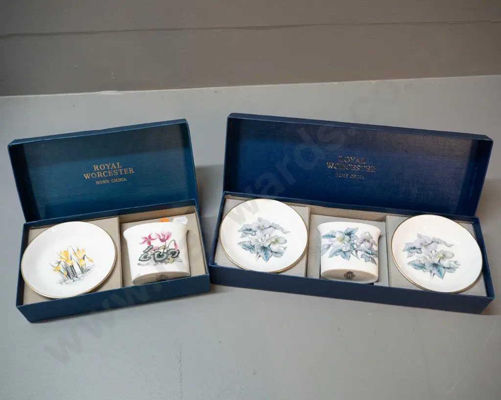 2 boxed Royal Worcester floral bridge sets Image 1++