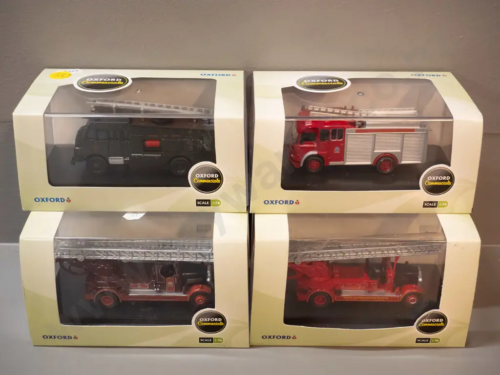 4 boxed Oxford Commercials die-cast model fire engines Image 1++