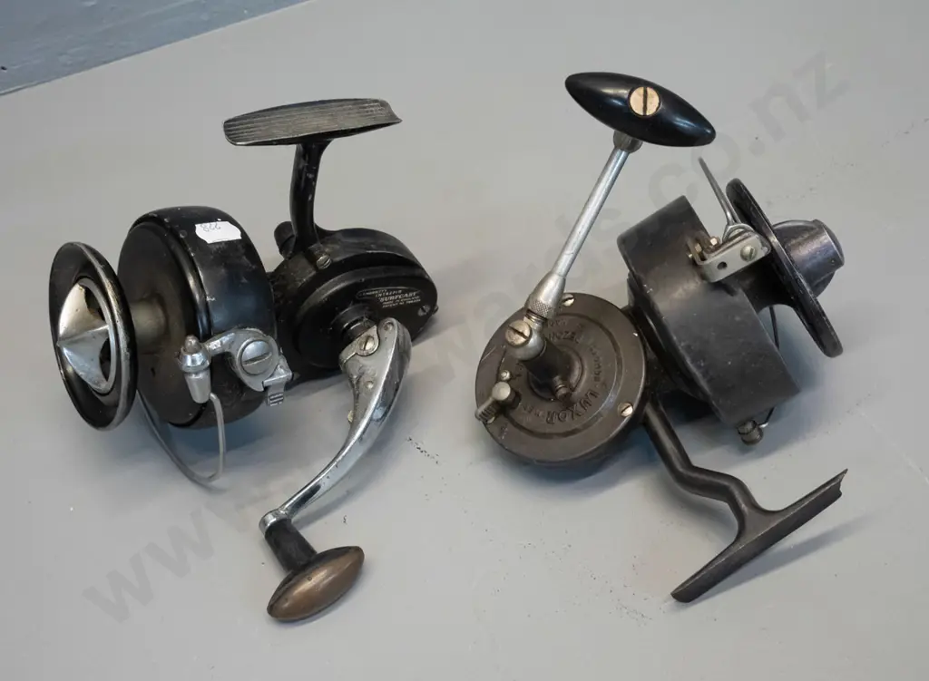 2 surfcasting fishing reels - Mitchell Luxor L-145 and Morritts Intrepid Image 1++