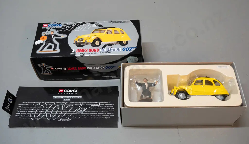 Corgi James Bond edition 1:36 scale Citroen 2Cv in original box Image 1++