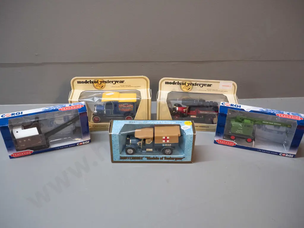 5 boxed die-cast model commercial and service vehicles - 3 Models of Yesteryear and 2 Corgi Image 1++