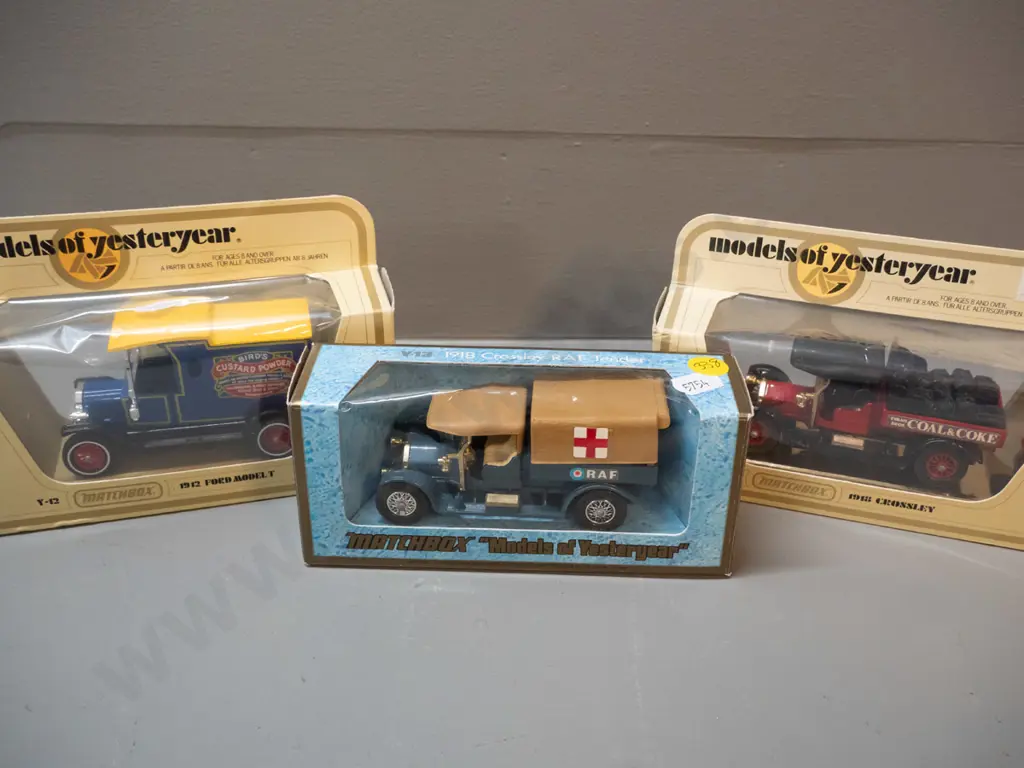 5 boxed die-cast model commercial and service vehicles - 3 Models of Yesteryear and 2 Corgi Image 1++