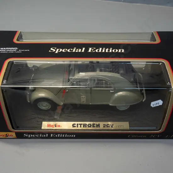 Maisto 'Special Edition' 1:18 scale die-cast 1952 Citroen 2CV in original box