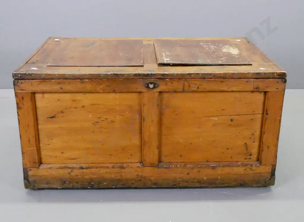 antique pine American carpenter's truck with panelled top and sides, 3 hinges to top, sliding fitted tray inside, metal Image 1++