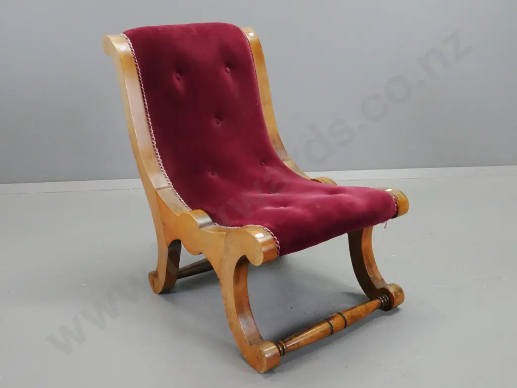 Victorian beech nursing chair in buttoned crimson velvet upholstery - frame somewhat loose H-730 W-470 D-600 Image 1++