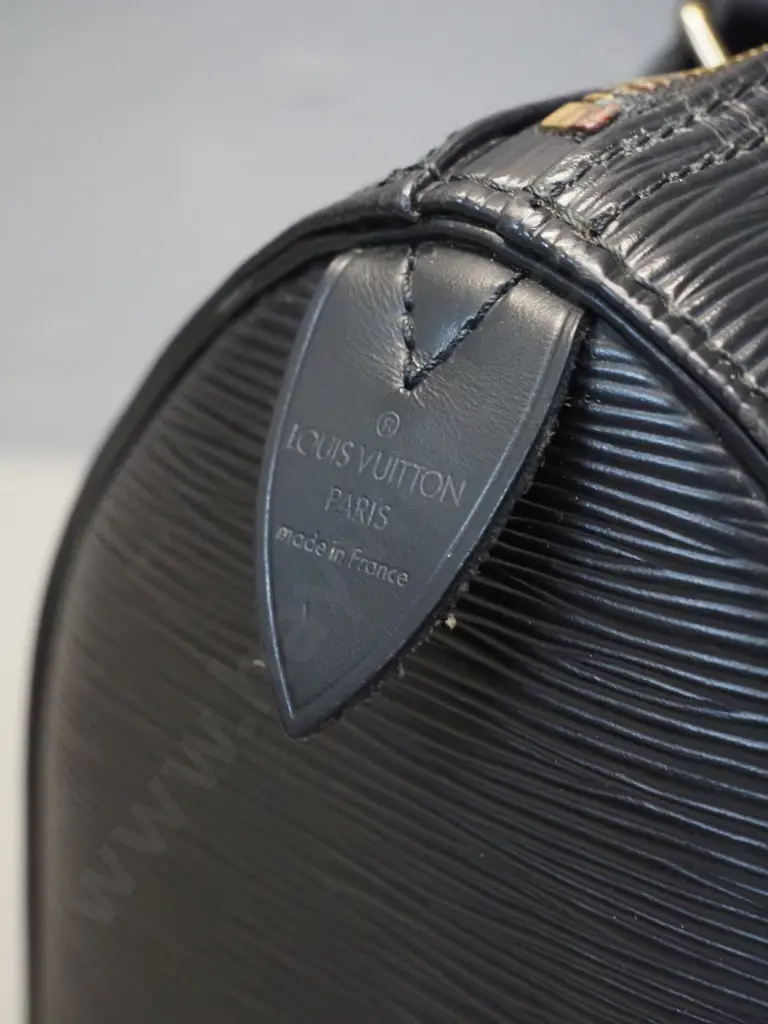 Louis Vuitton Speedy 30 black epi hand bag, made in France. H220 W280. Date code VI 0914, year made 1994 Image 1++