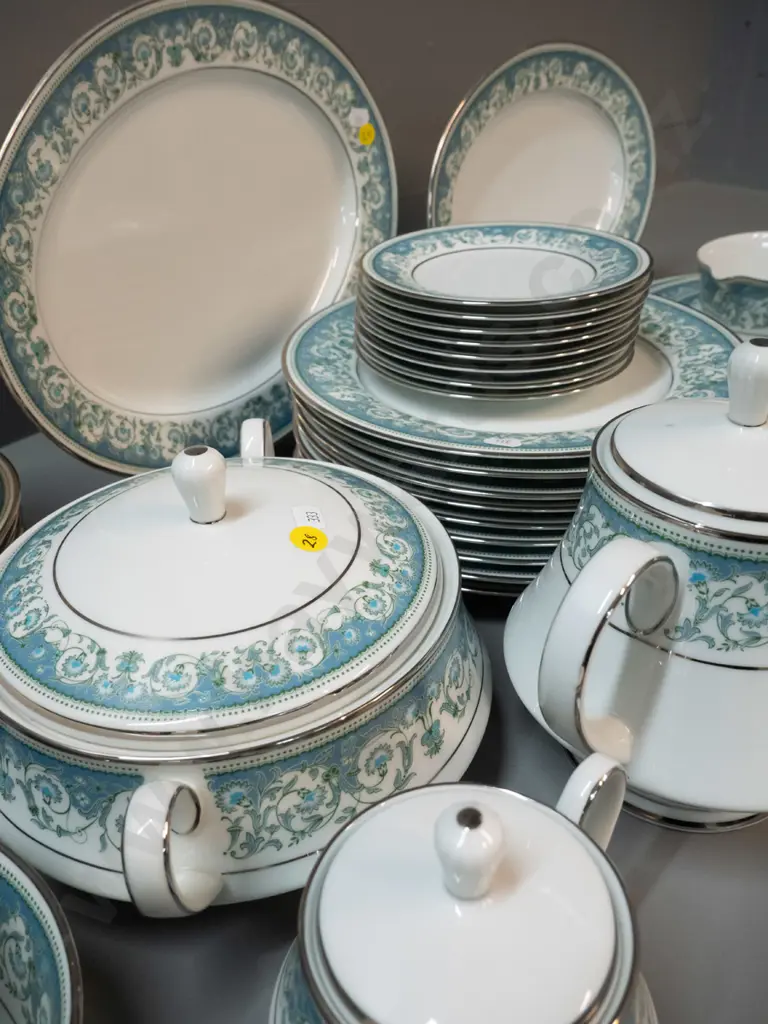Noritake "Vivienne" pattern 8-place dinnerware w/ 4 oval ashetts, teapot, sauce/gravy, spare cup & saucer - no milk jug Image 1++