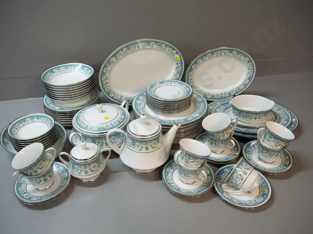 Noritake "Vivienne" pattern 8-place dinnerware w/ 4 oval ashetts, teapot, sauce/gravy, spare cup & saucer - no milk jug Image 1++